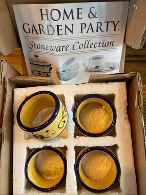 Home & Garden Party Welcome Home Stoneware Napkin Rings Set of 4 NIB